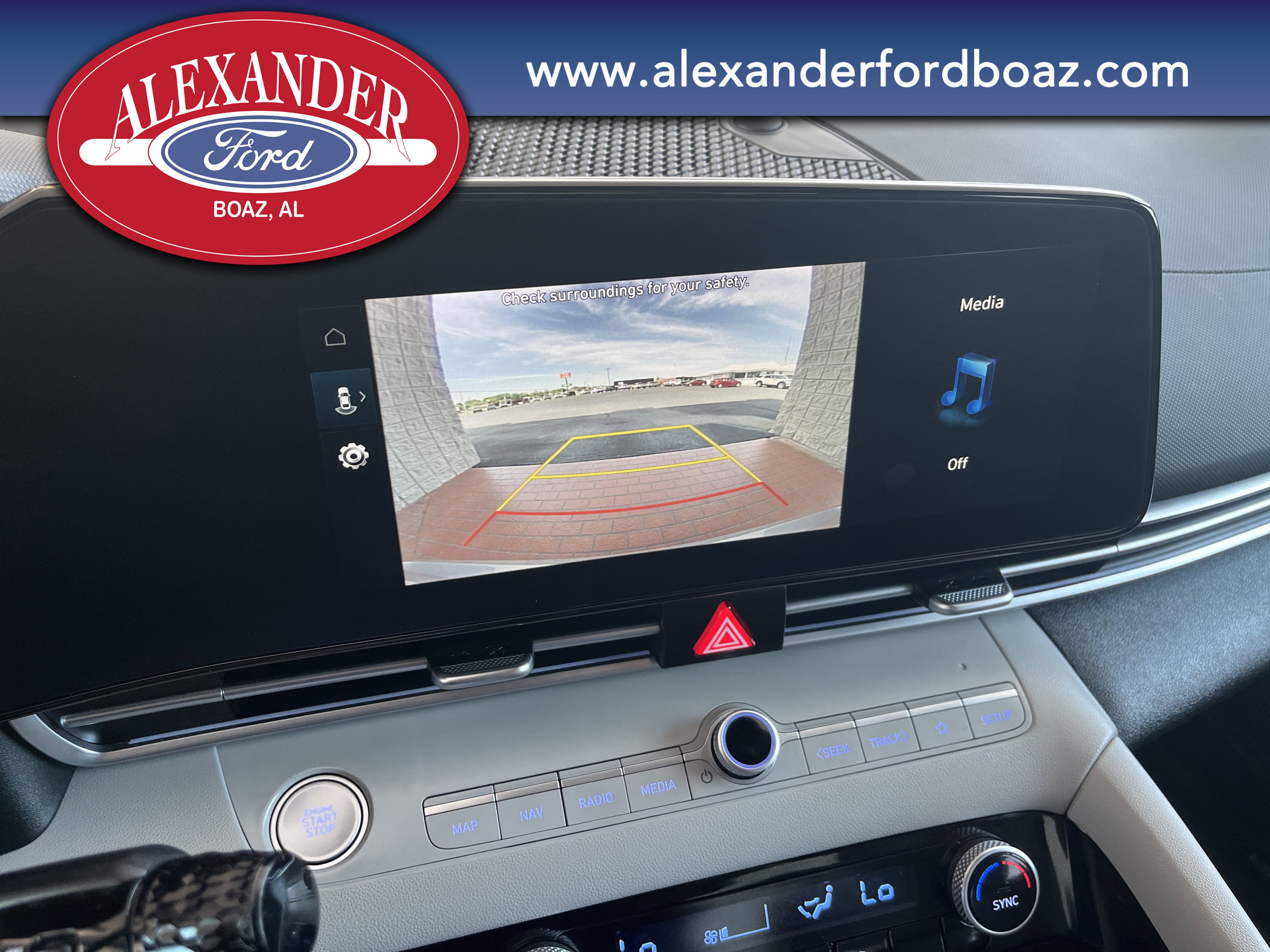 Used 2025 Hyundai Elantra Limited FWD image 27