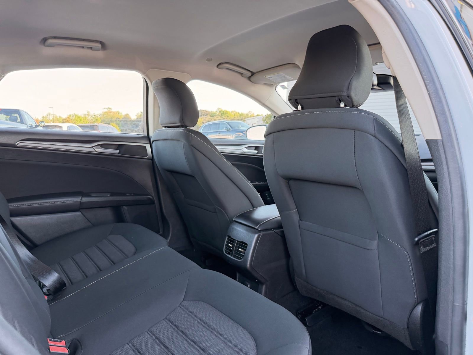 Used 2019 Ford Fusion SE image 17