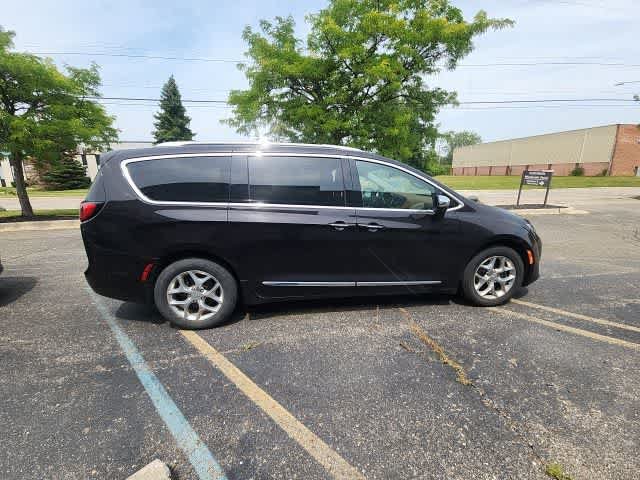 Certified 2019 Chrysler Pacifica Limited w/ Advanced Safetytec Group FWD image 9