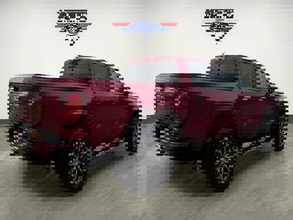 Used 2024 GMC Canyon Denali image 5