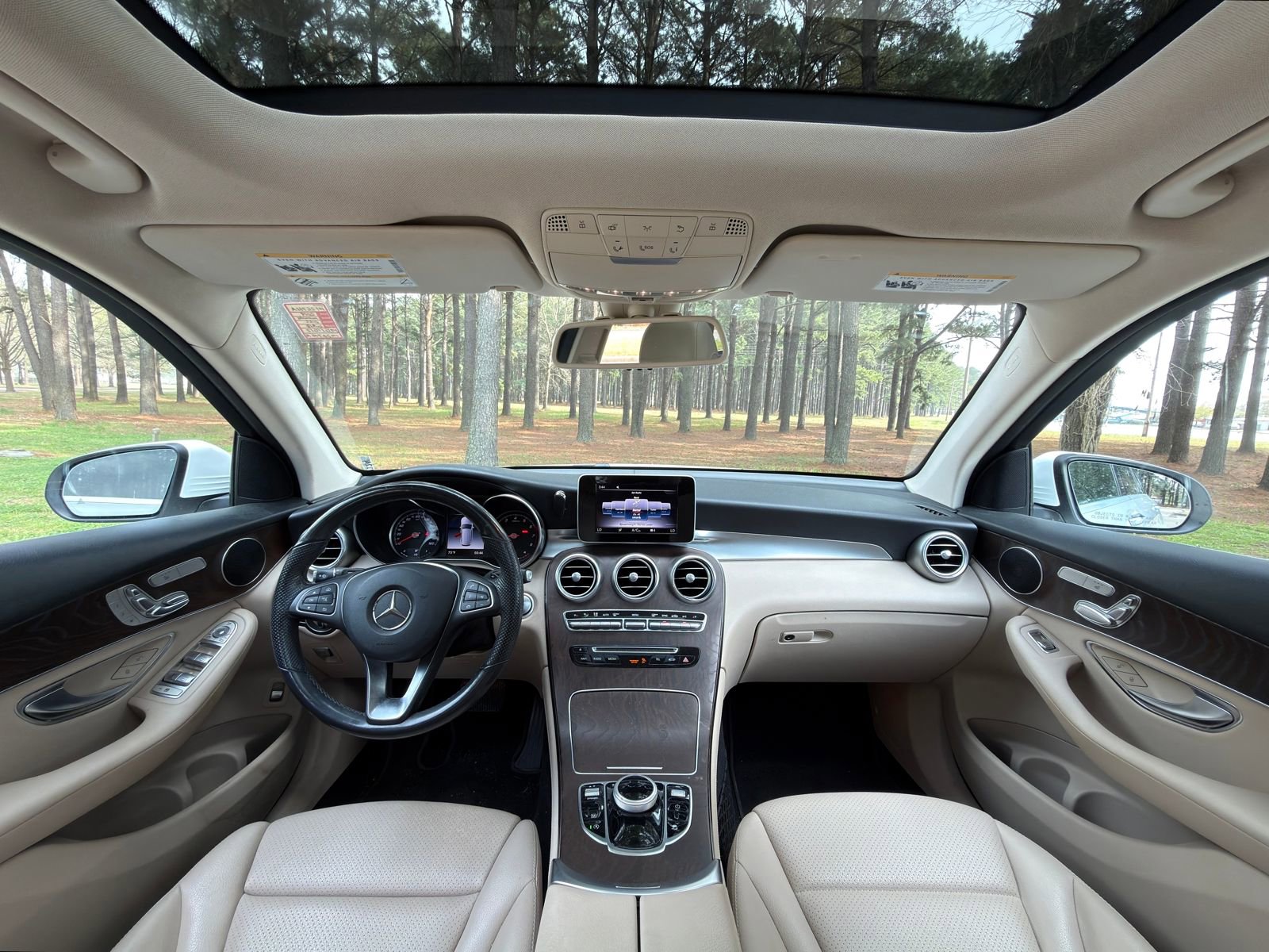 Used 2019 Mercedes-Benz GLC 300 4MATIC image 2