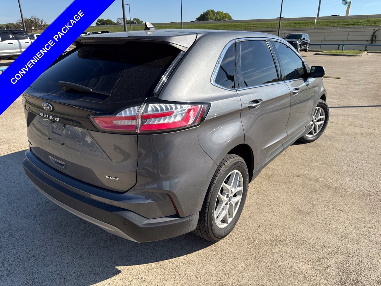 Used 2022 Ford Edge SEL w/ Convenience Package AWD/4WD image 12
