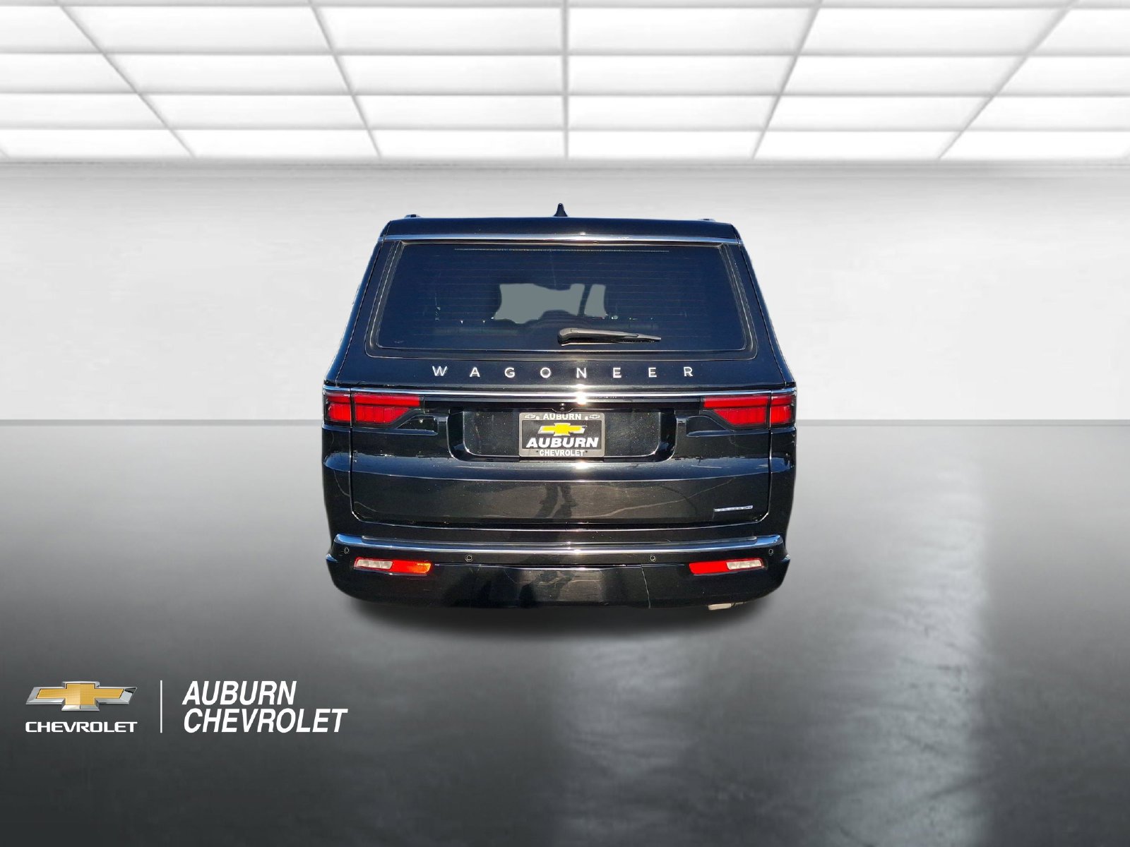 Used 2024 Jeep Wagoneer L Series II AWD/4WD image 4