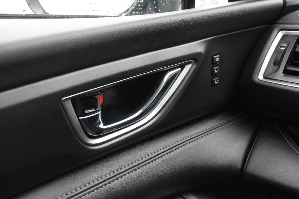 Used 2024 Subaru Ascent Limited AWD/4WD image 8