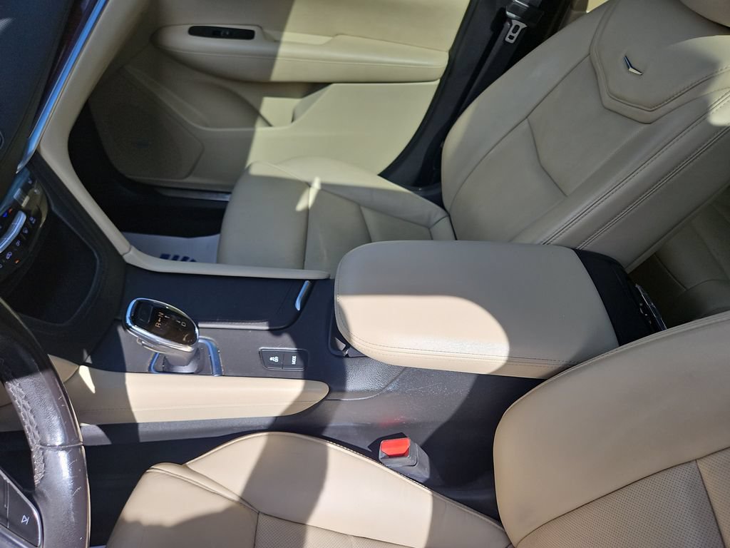 Used 2018 Cadillac XT5 Premium Luxury w/ Driver Assist Package FWD image 26