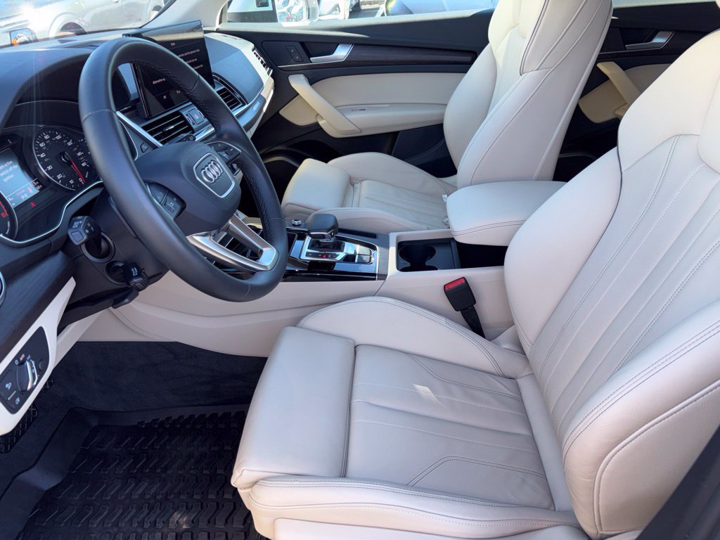 Certified 2024 Audi Q5 2.0T Premium w/ Convenience Package AWD/4WD image 6