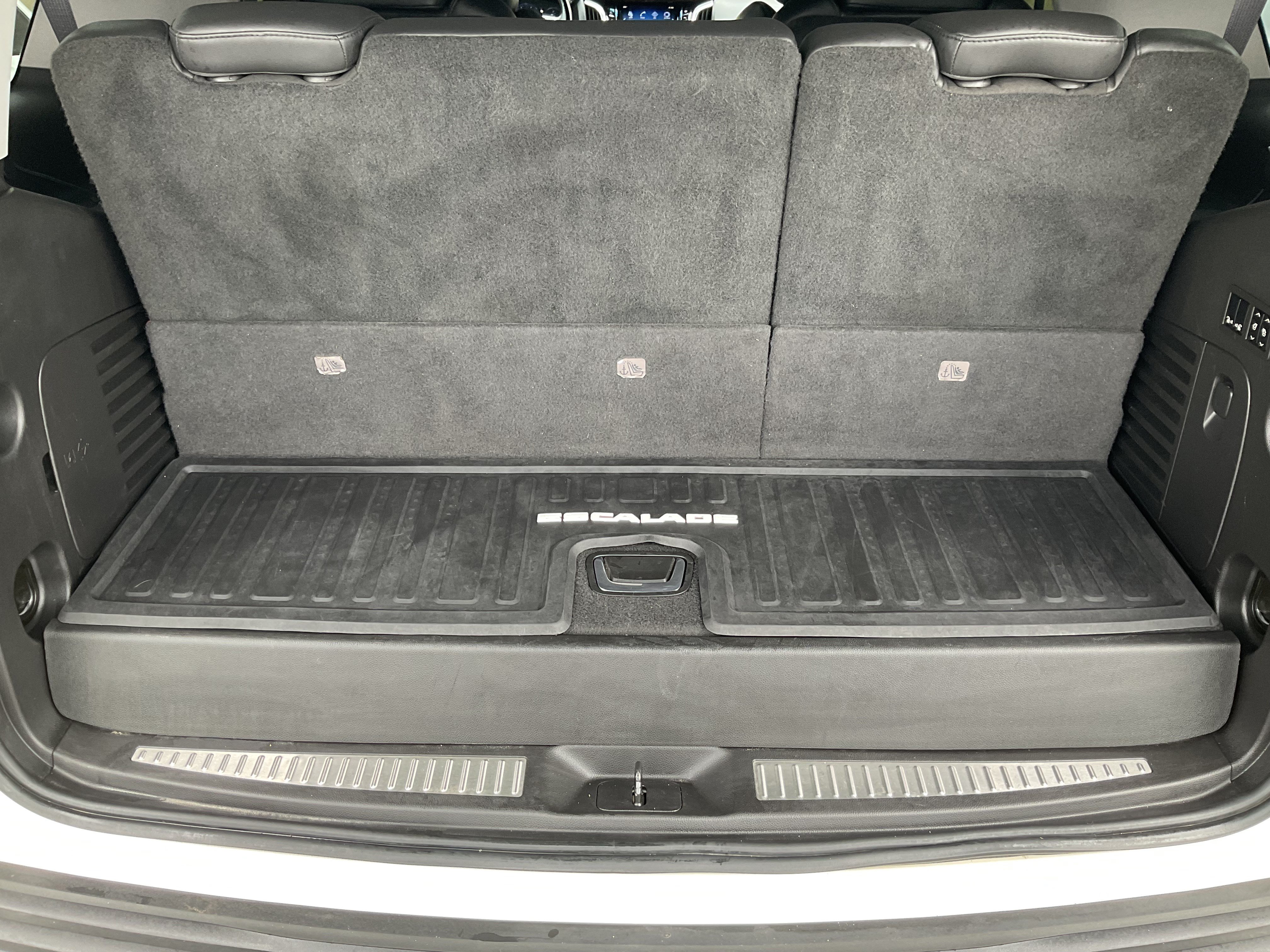 Used 2015 Cadillac Escalade Premium AWD/4WD image 46
