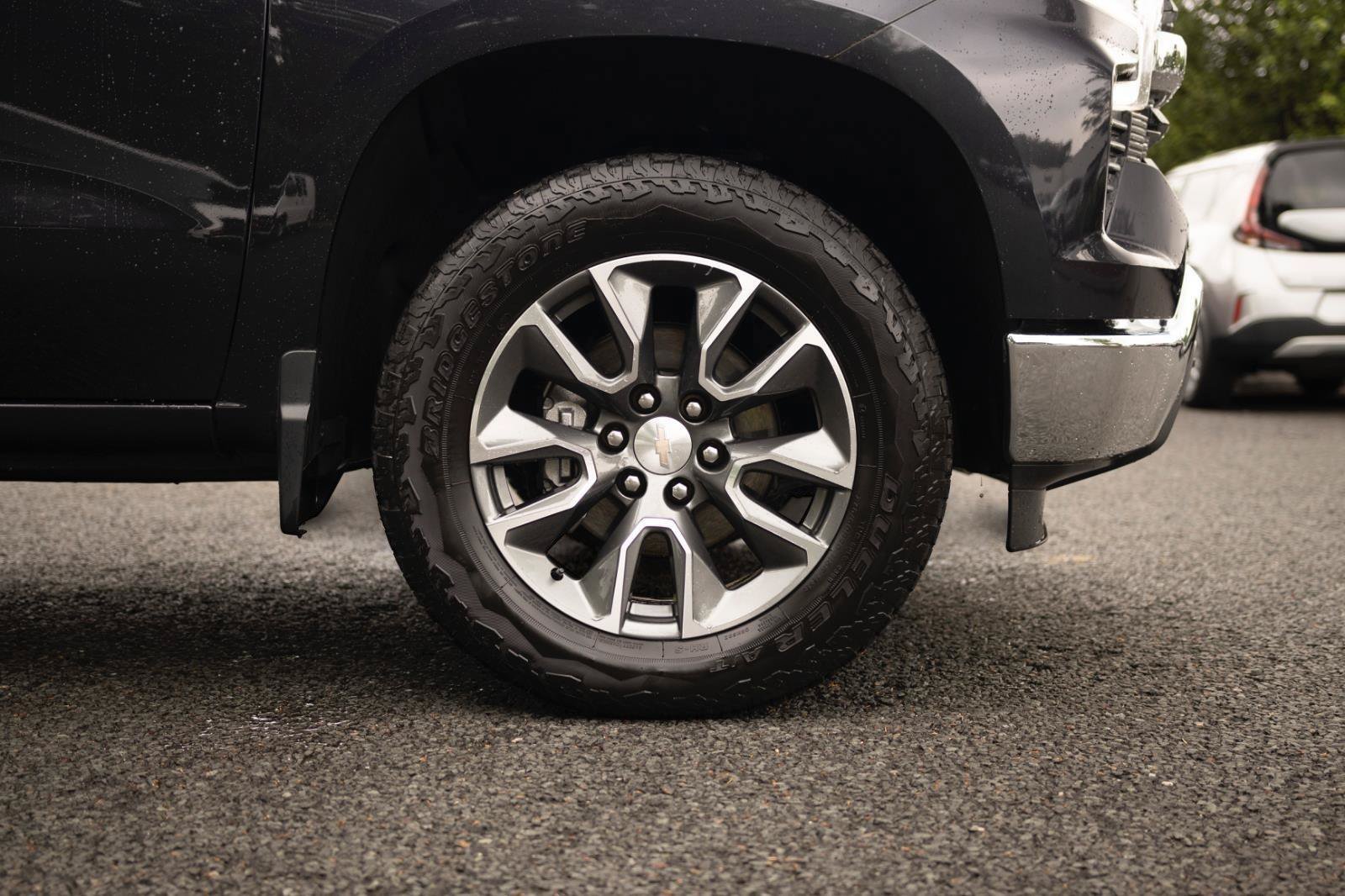 Used 2023 Chevrolet Silverado 1500 LT AWD/4WD image 26