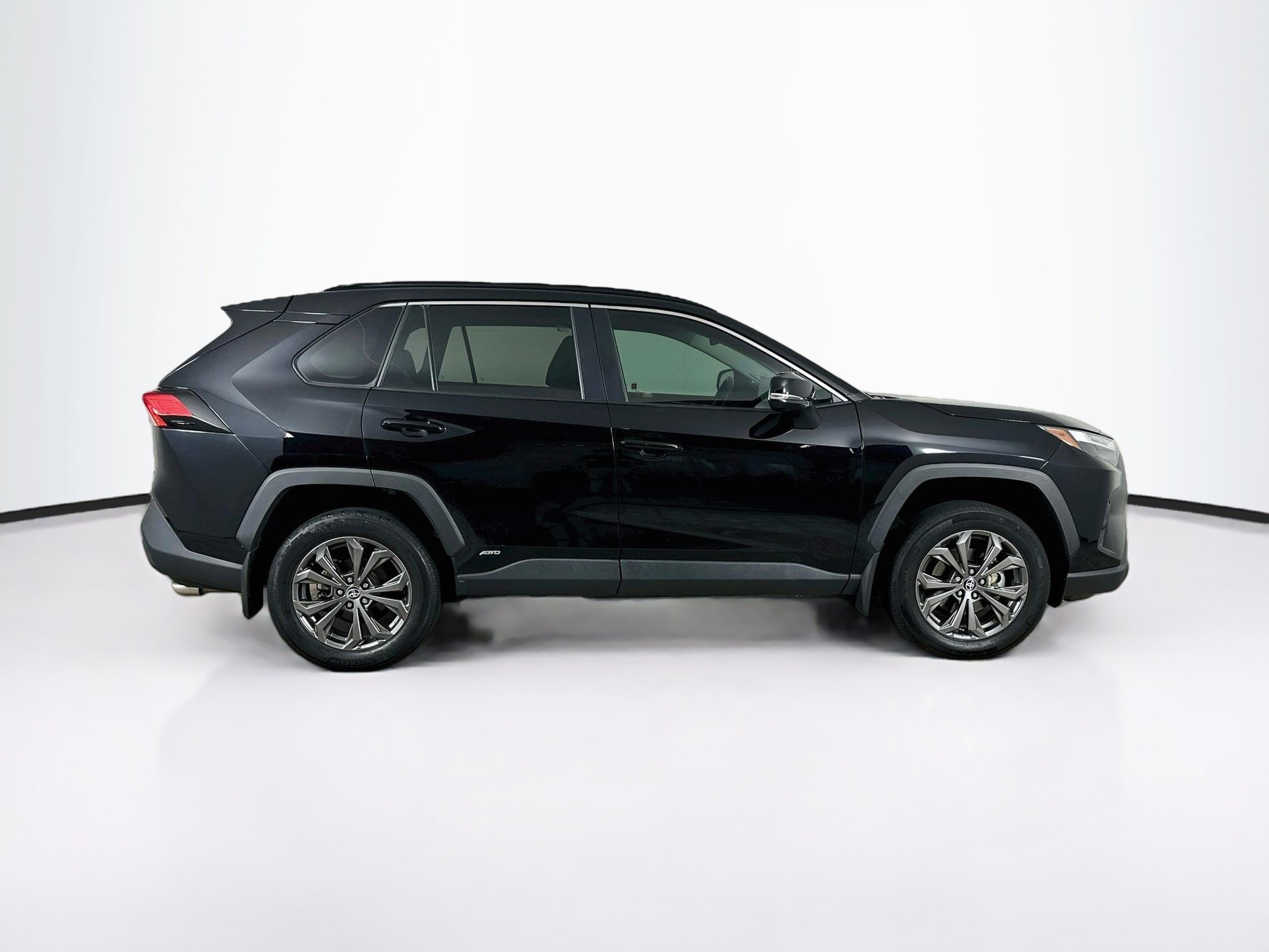 Used 2024 Toyota RAV4 XLE Premium AWD/4WD image 10