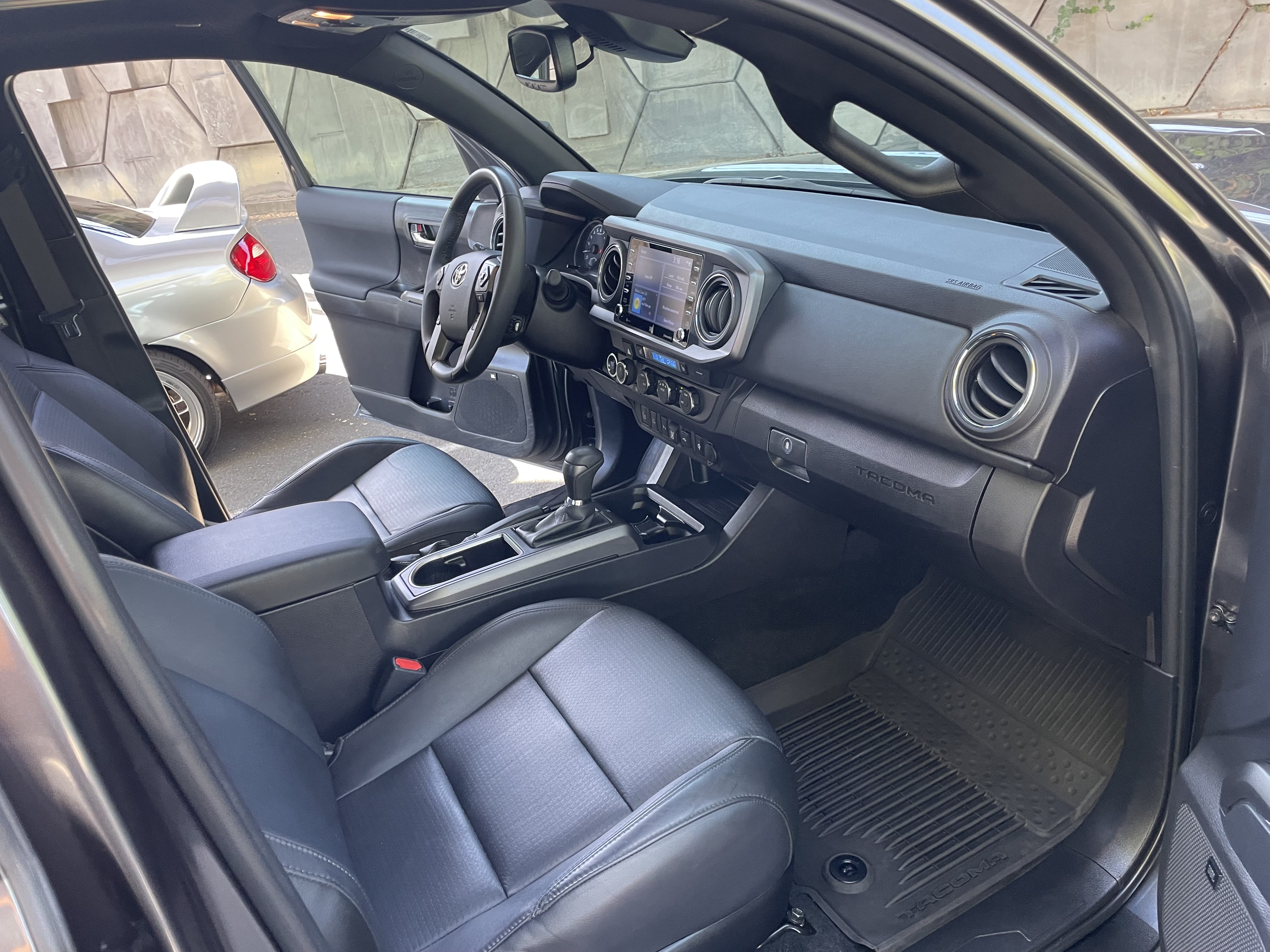 Used 2023 Toyota Tacoma TRD Sport w/ TRD Premium Sport Package AWD/4WD image 9