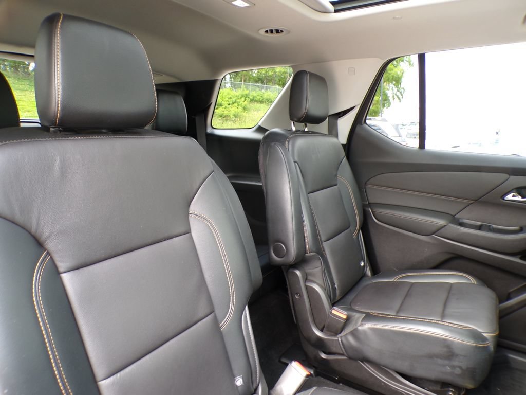 Used 2018 Chevrolet Traverse LT w/ LPO, Floor Liner Package AWD/4WD image 19