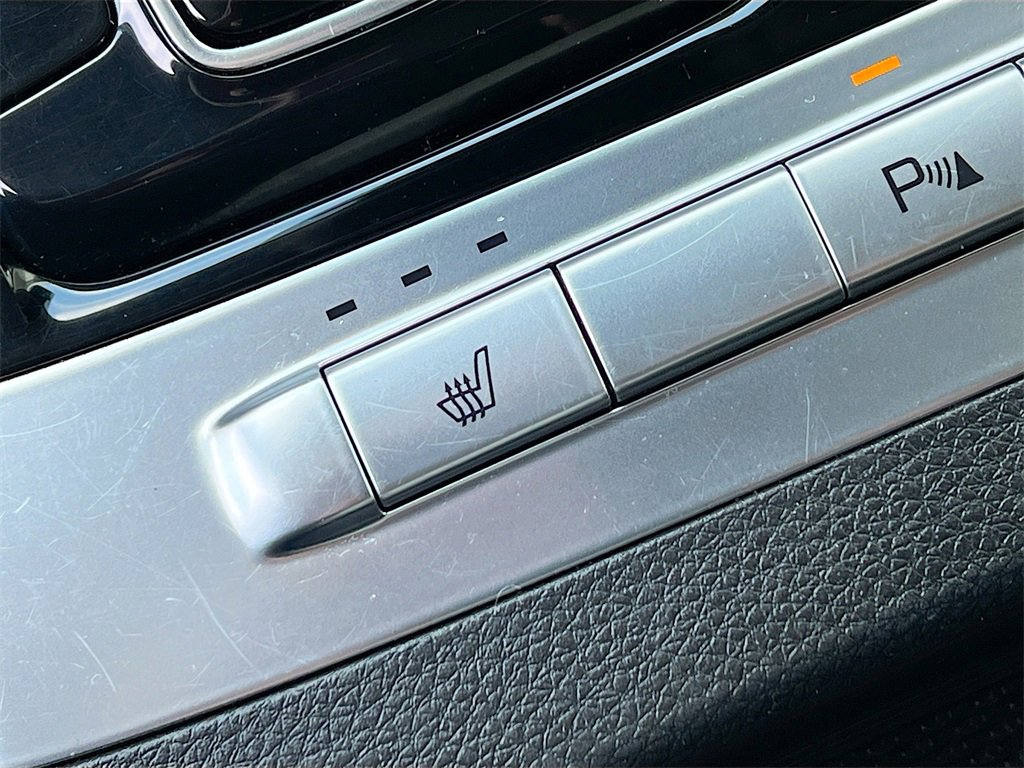 Used 2024 Kia Carnival EX image 20