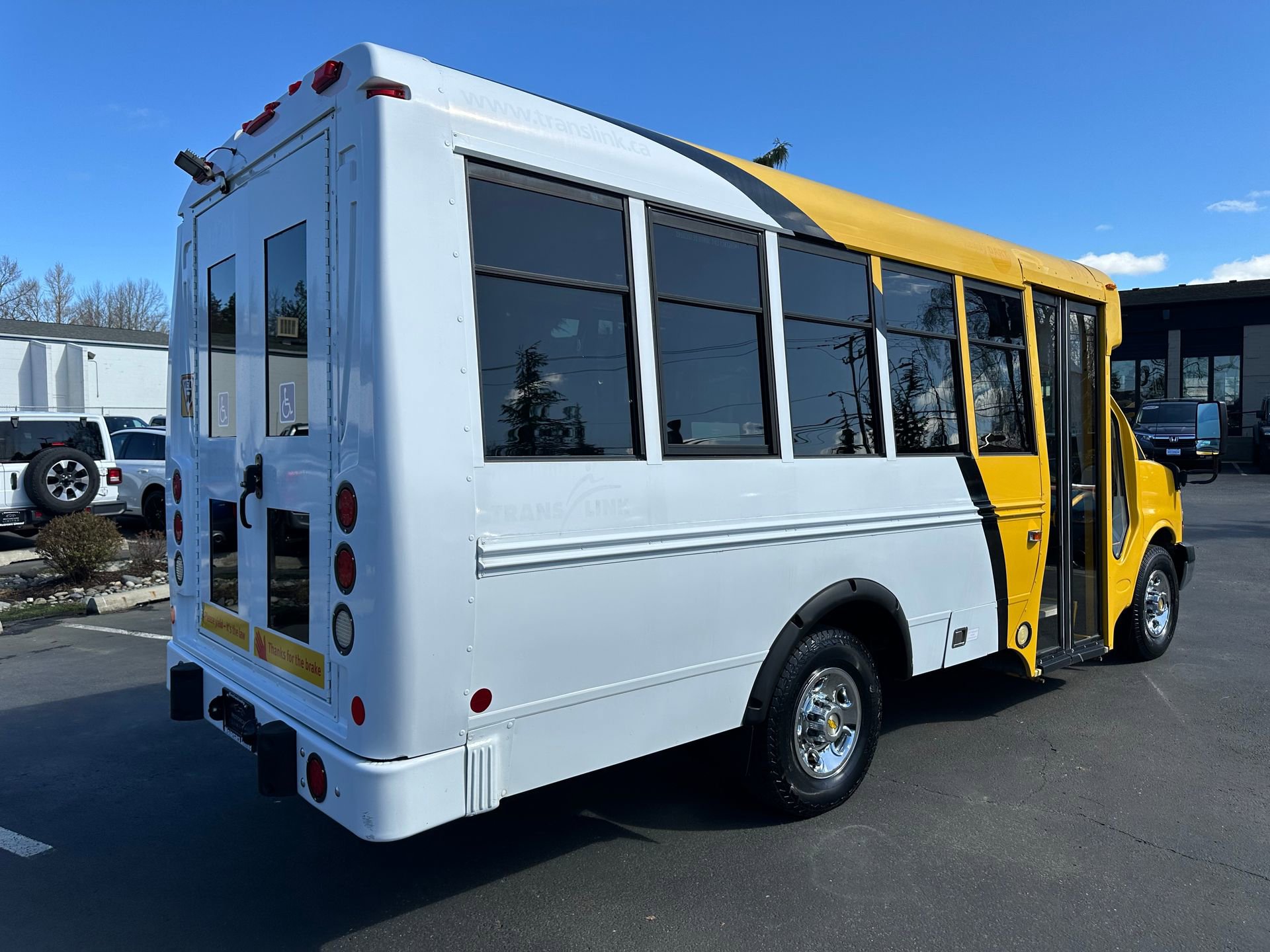 Used 2014 Chevrolet Express 3500 RWD image 4