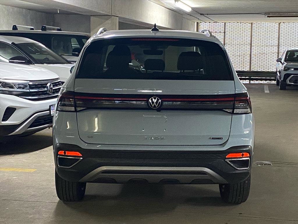 Used 2025 Volkswagen Taos SE image 4