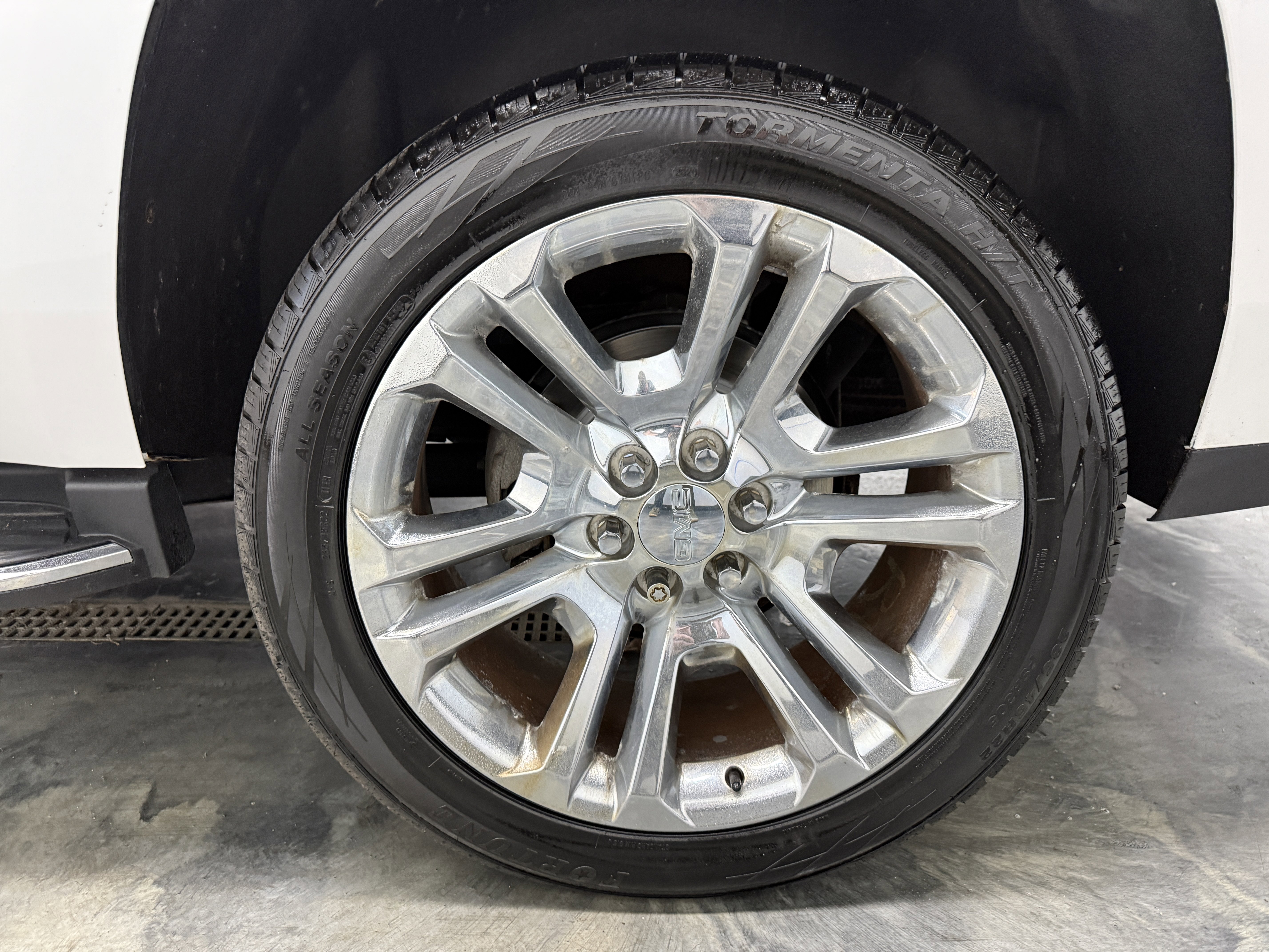 Used 2018 GMC Yukon SLT w/ Premium Edition AWD/4WD image 29