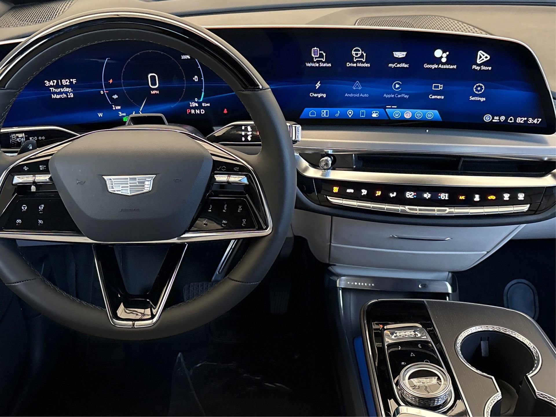 New 2026 Cadillac Lyriq Luxury image 16