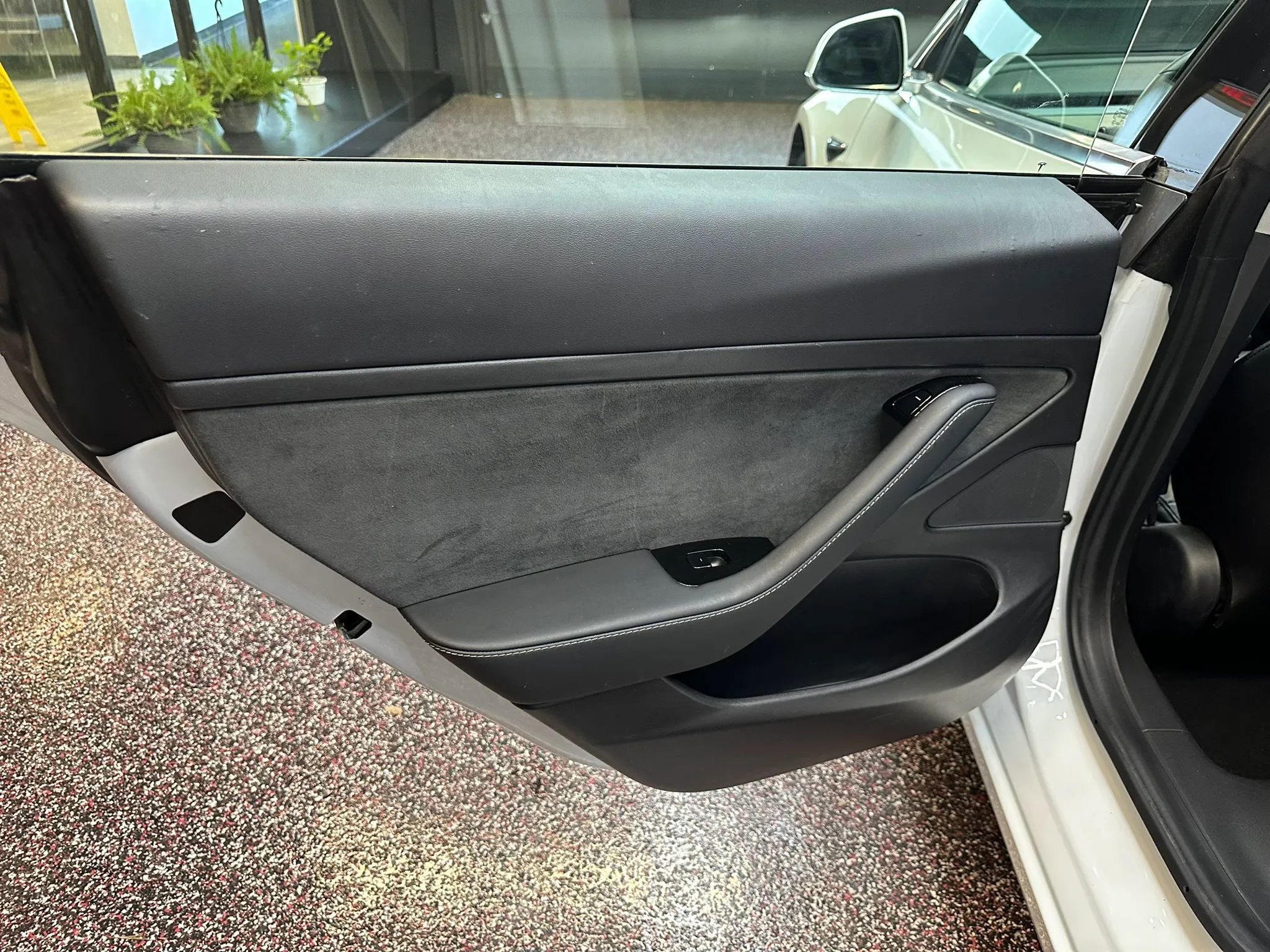 Used 2020 Tesla Model 3 Standard Range Plus image 17