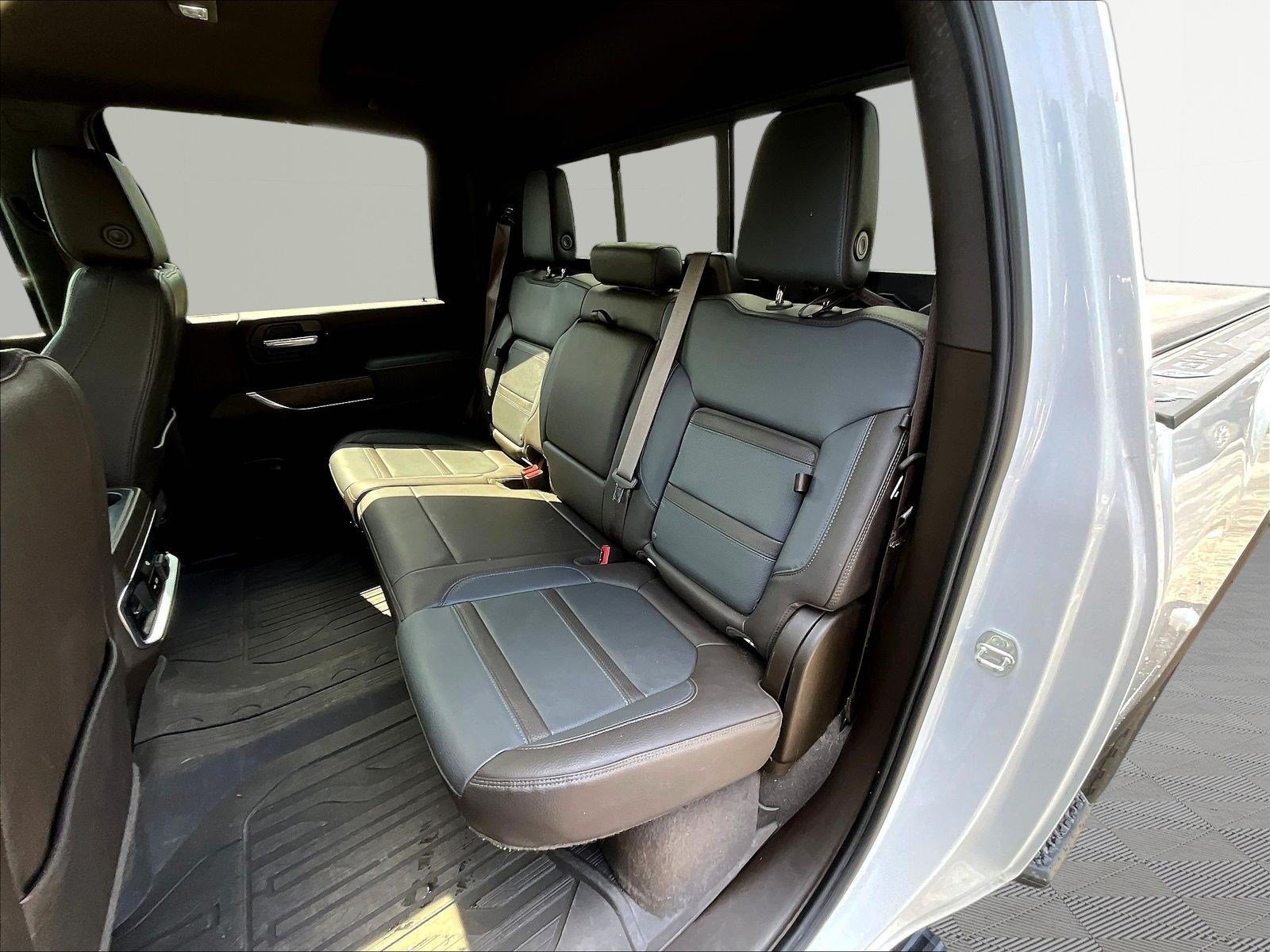 Used 2022 GMC Sierra 3500 Denali AWD/4WD image 23