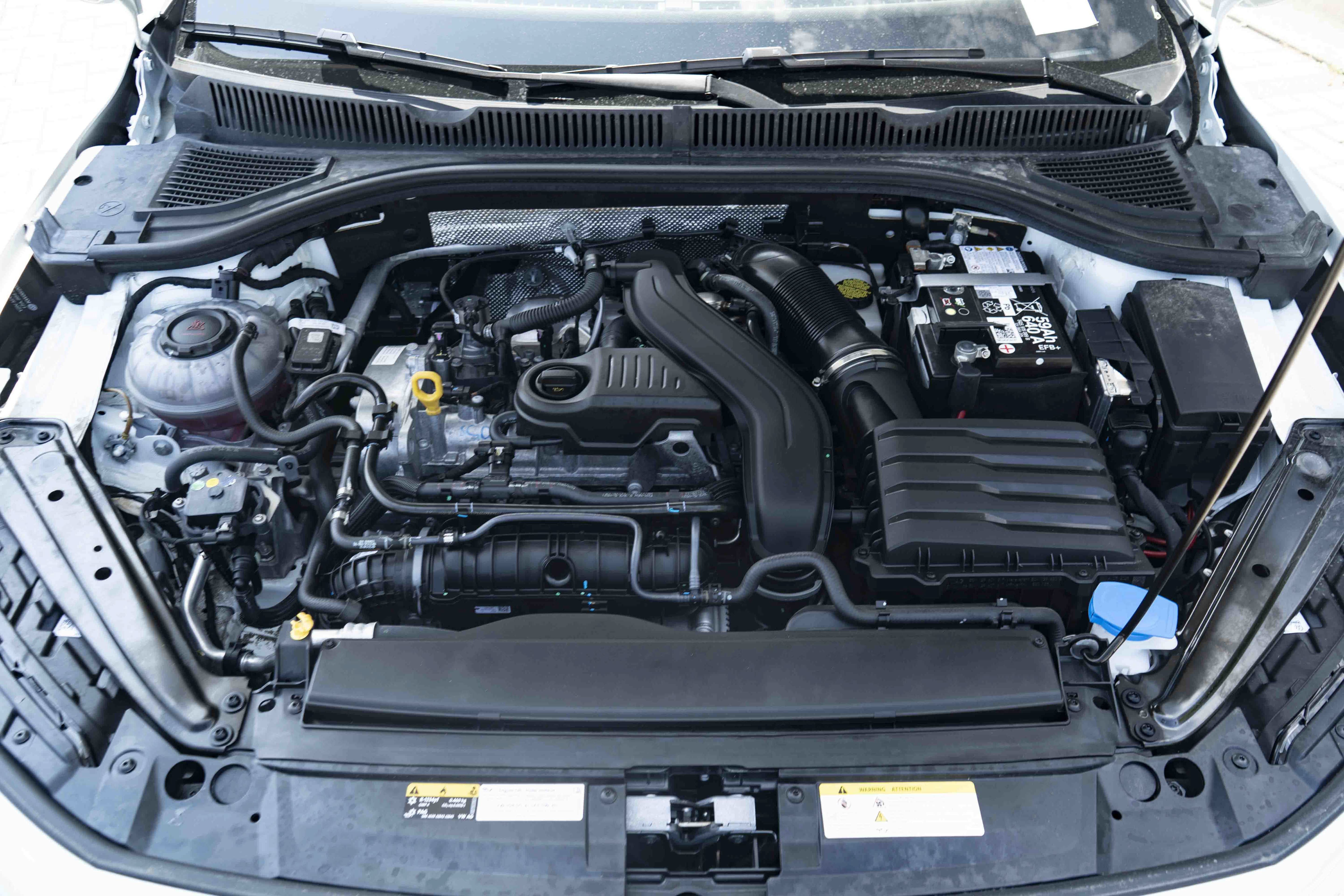 Certified 2025 Volkswagen Jetta S FWD image 39