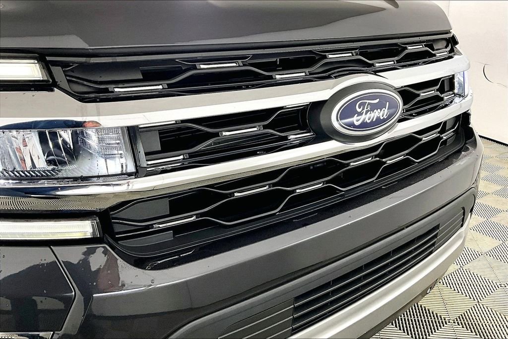 Used 2024 Ford Expedition Limited image 31