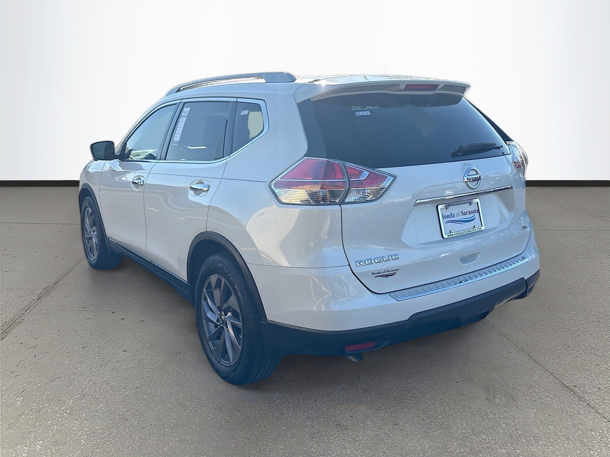 Used 2016 Nissan Rogue SL w/ SL Premium Package image 6