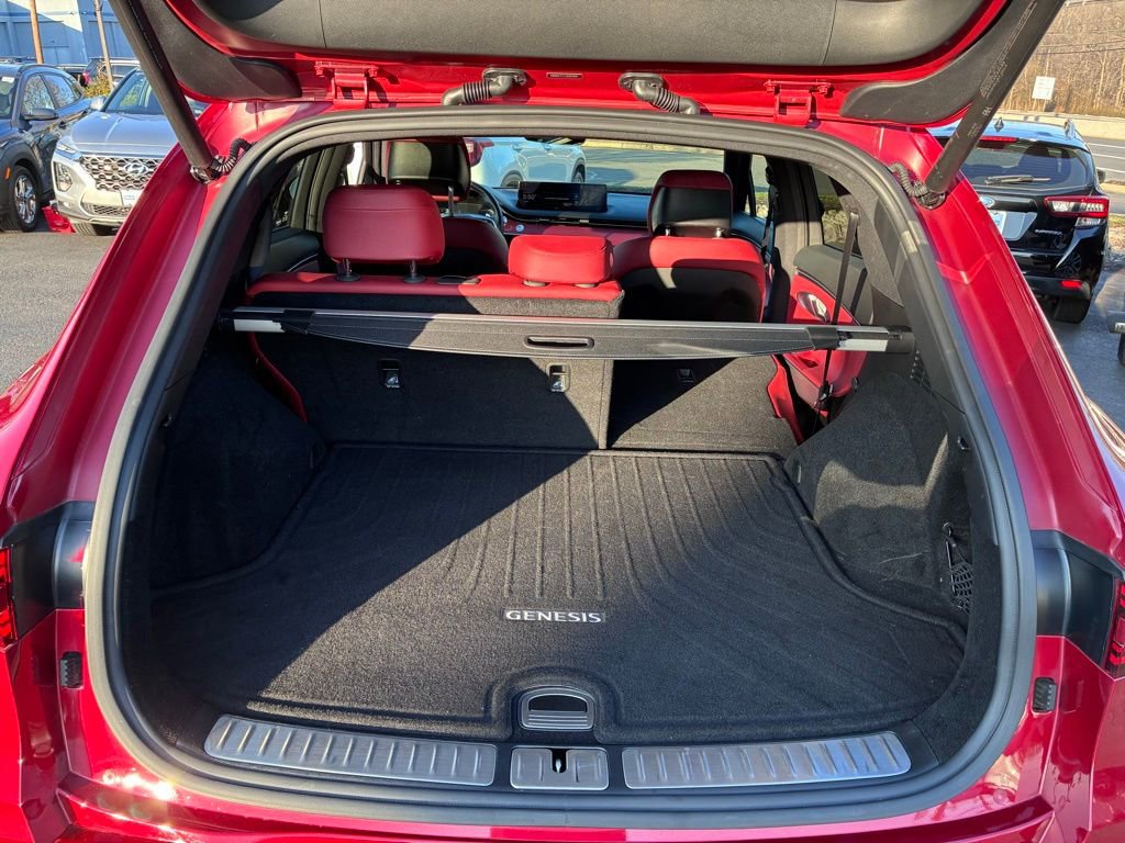 Used 2025 Genesis GV70 3.5T Sport image 12