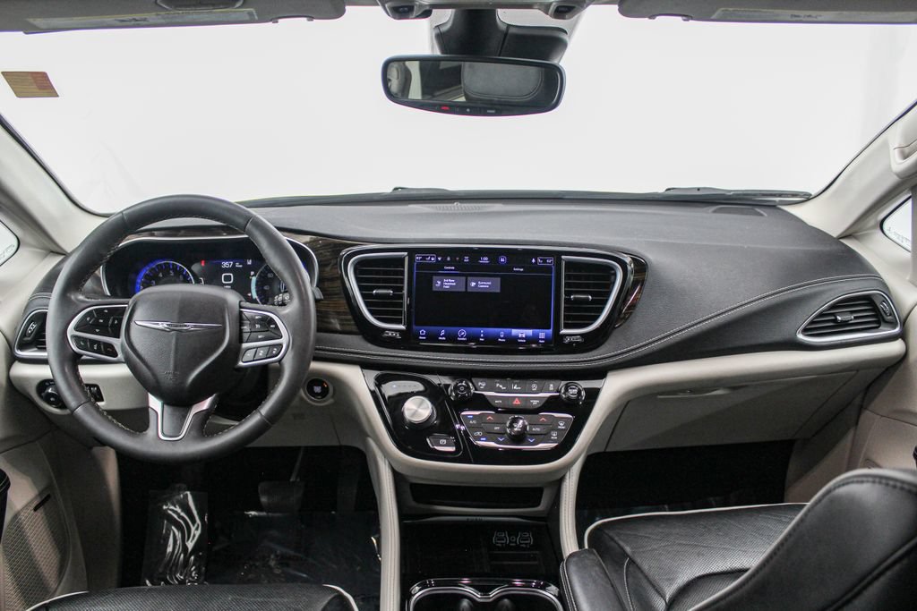 Used 2022 Chrysler Pacifica Limited FWD image 31