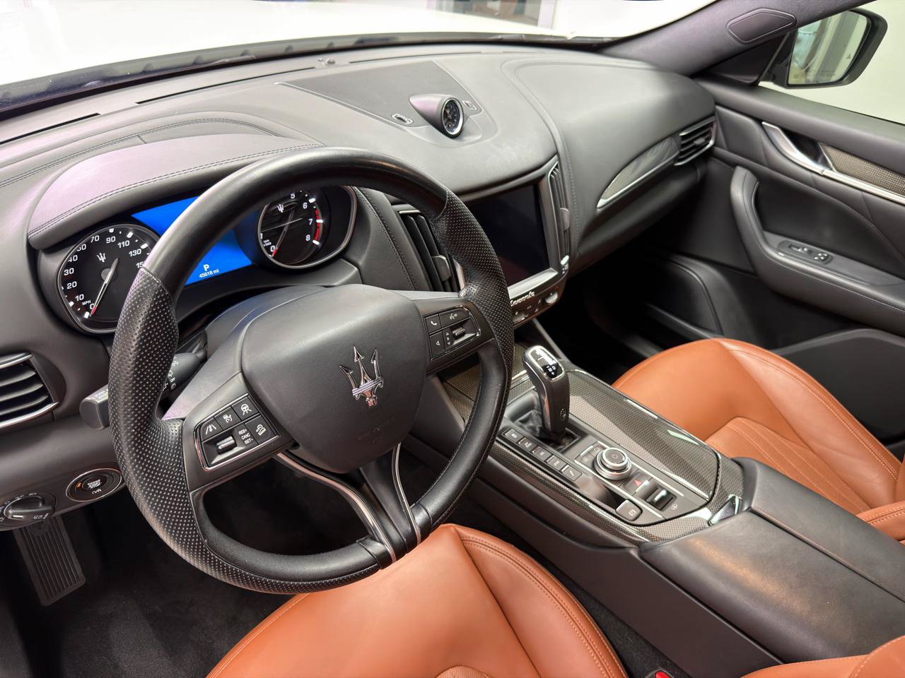 Used 2020 Maserati Levante AWD/4WD image 26