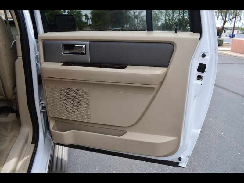 Used 2013 Ford Expedition EL XLT image 30