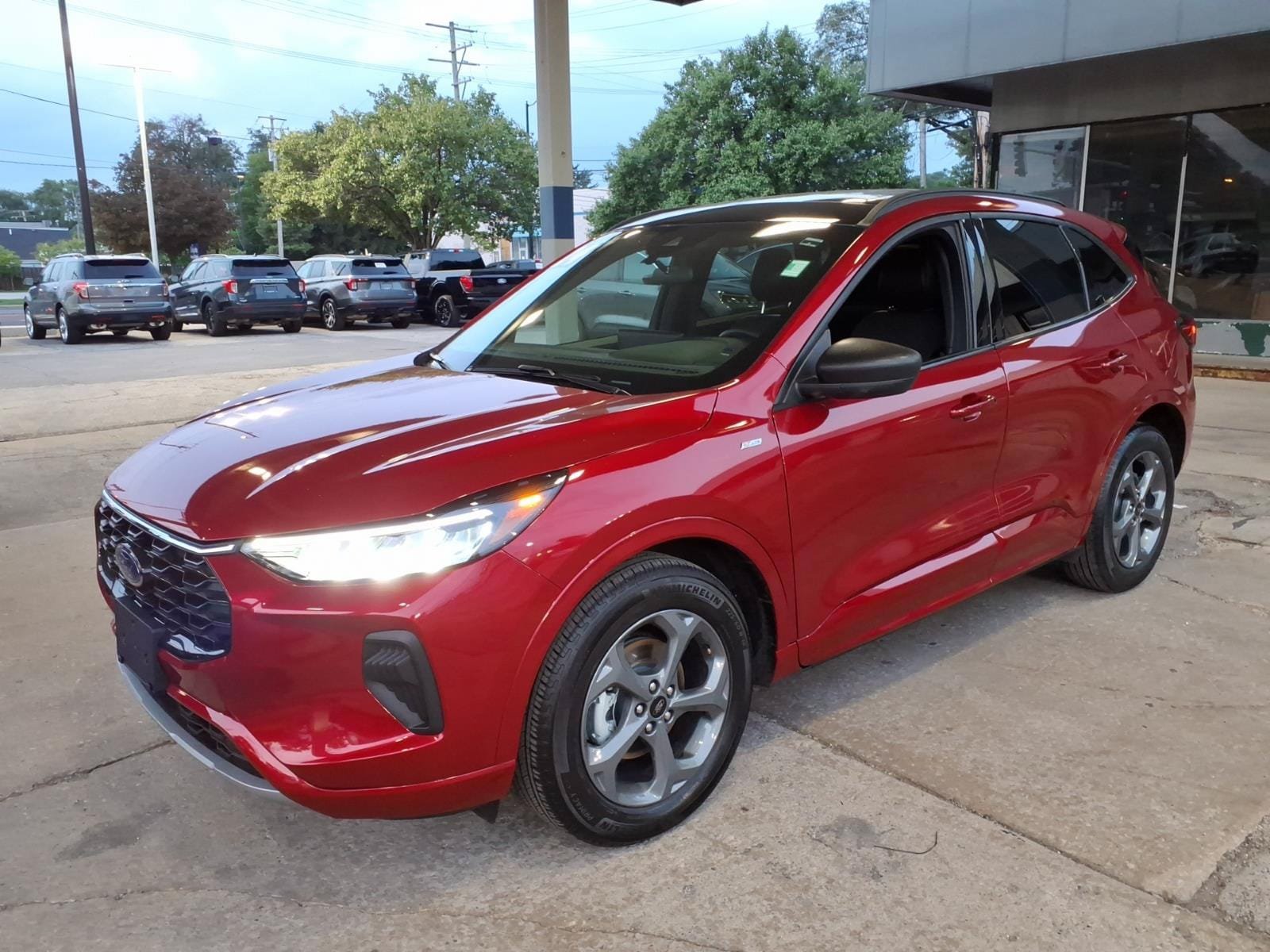 Certified 2024 Ford Escape ST-Line w/ Tech Pack #1 AWD/4WD image 7
