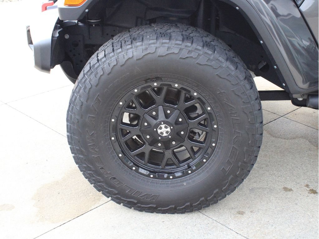 Used 2022 Jeep Gladiator Sport AWD/4WD image 12