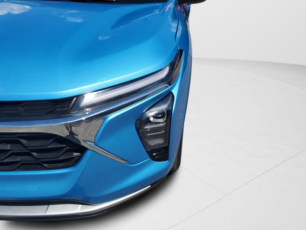 Used 2026 Chevrolet Trax LT w/ Driver Confidence Package image 9