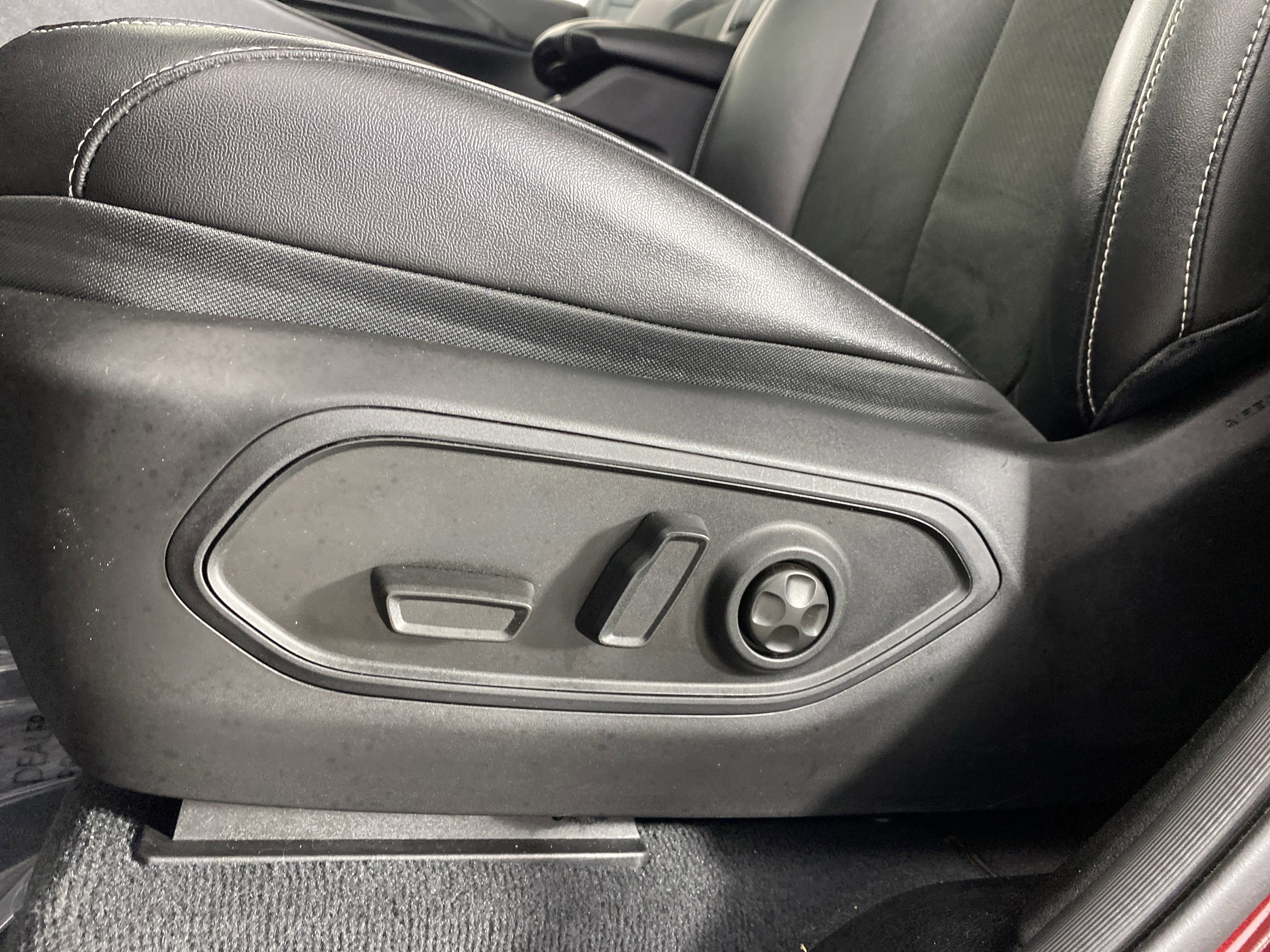 Used 2023 Jeep Grand Cherokee Altitude AWD/4WD image 18