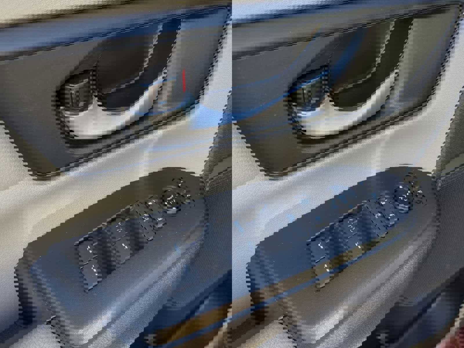 Used 2019 Honda CR-V LX image 12