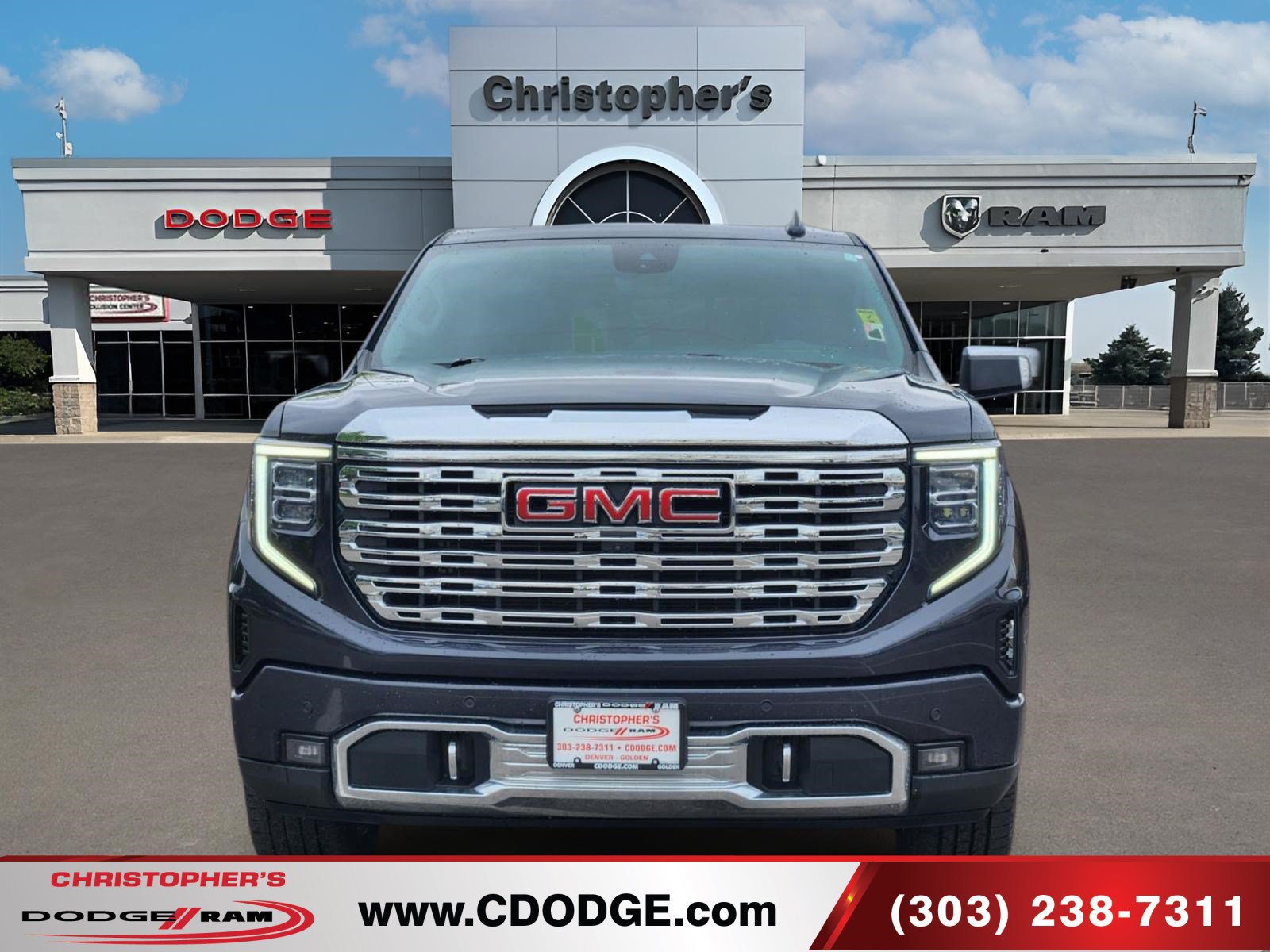 Used 2023 GMC Sierra 1500 Denali w/ Technology Package AWD/4WD image 8