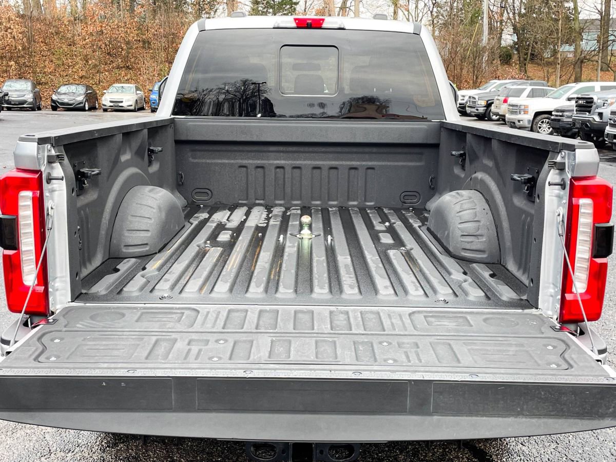 Used 2023 Ford F250 Lariat w/ Sport Appearance Package AWD/4WD image 9