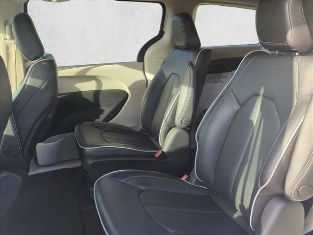 Used 2022 Chrysler Pacifica Limited image 20