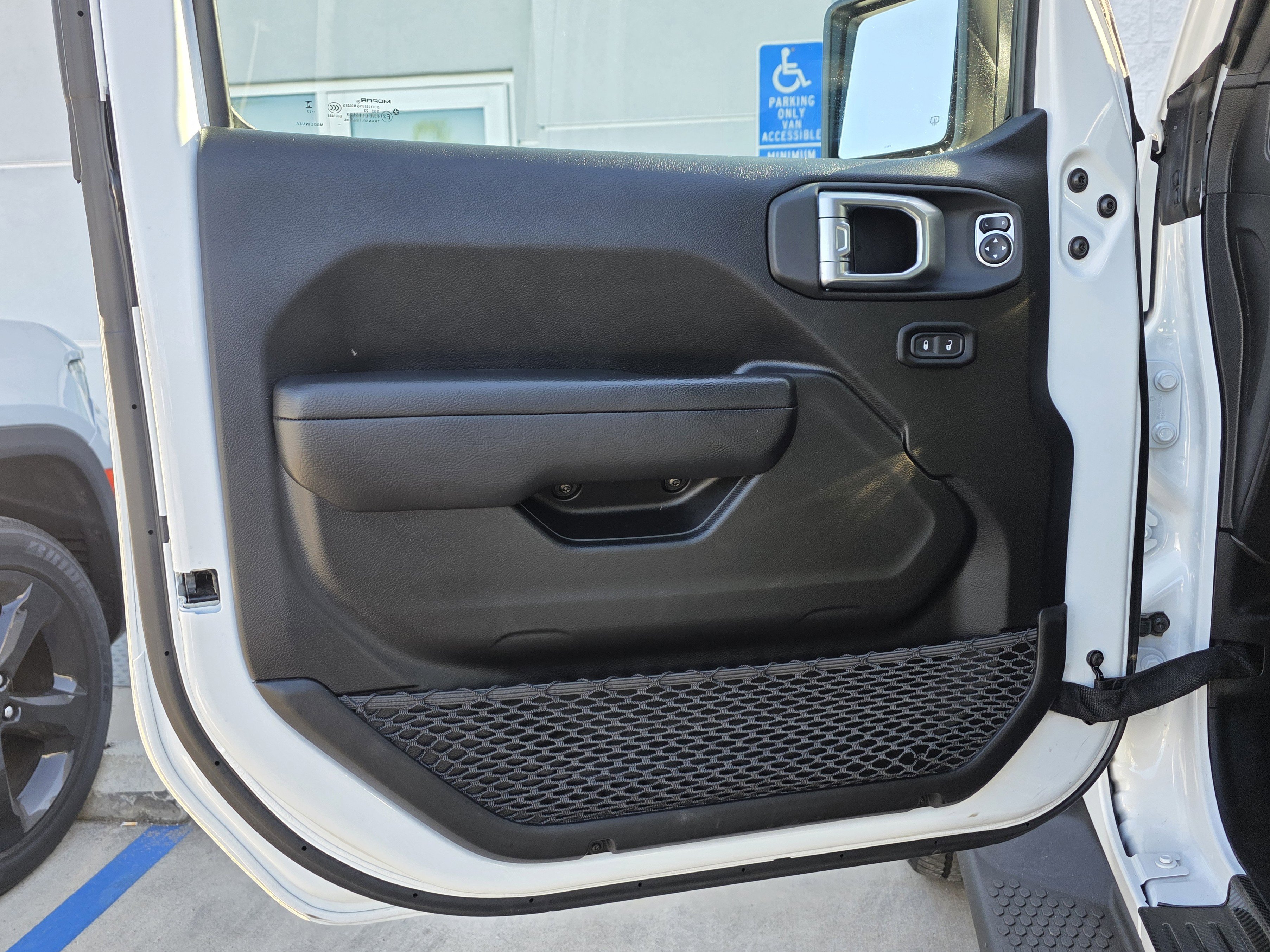 Used 2024 Jeep Wrangler Sport S image 19