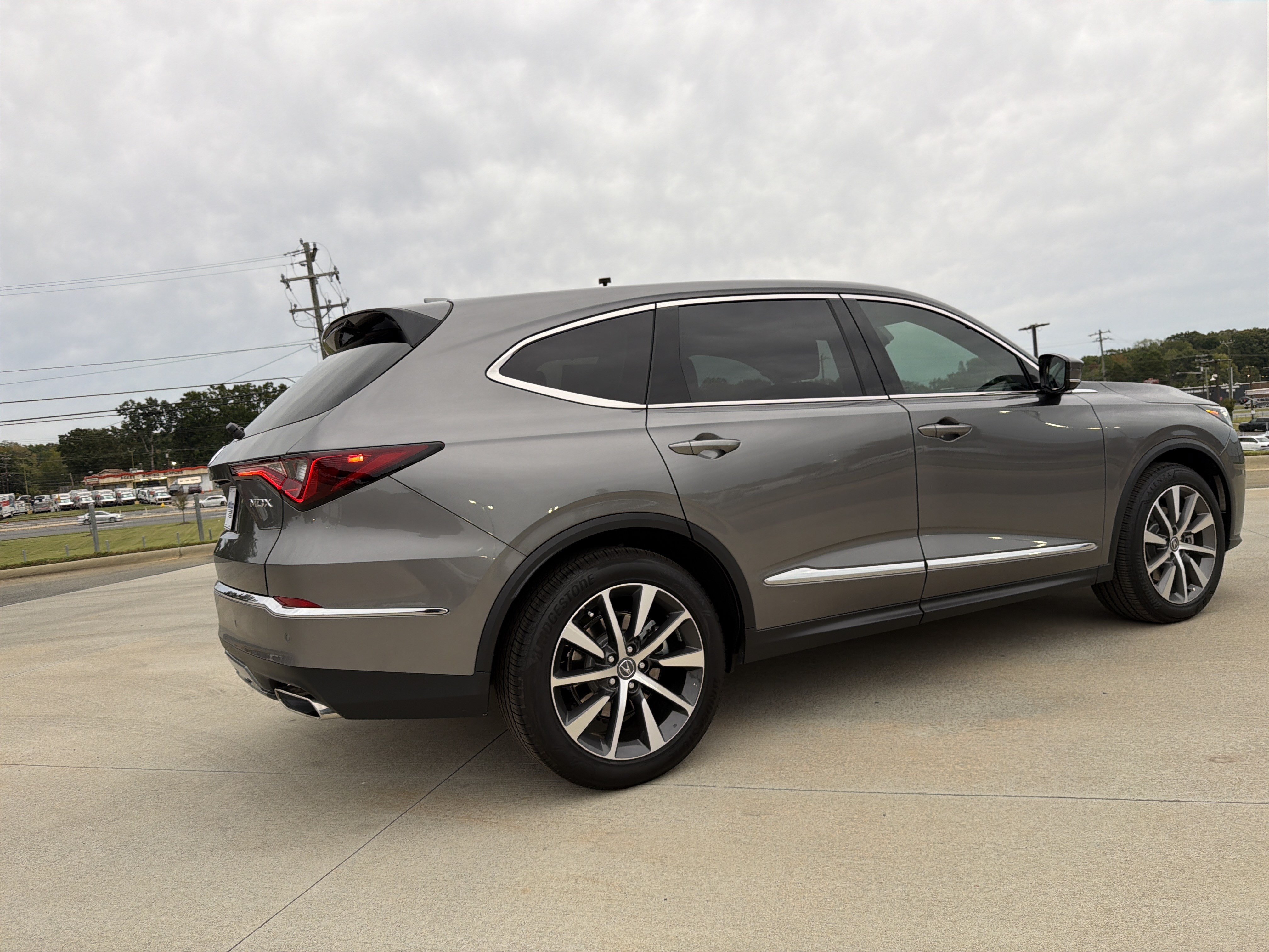 Certified 2026 Acura MDX w/ Technology Package FWD image 17