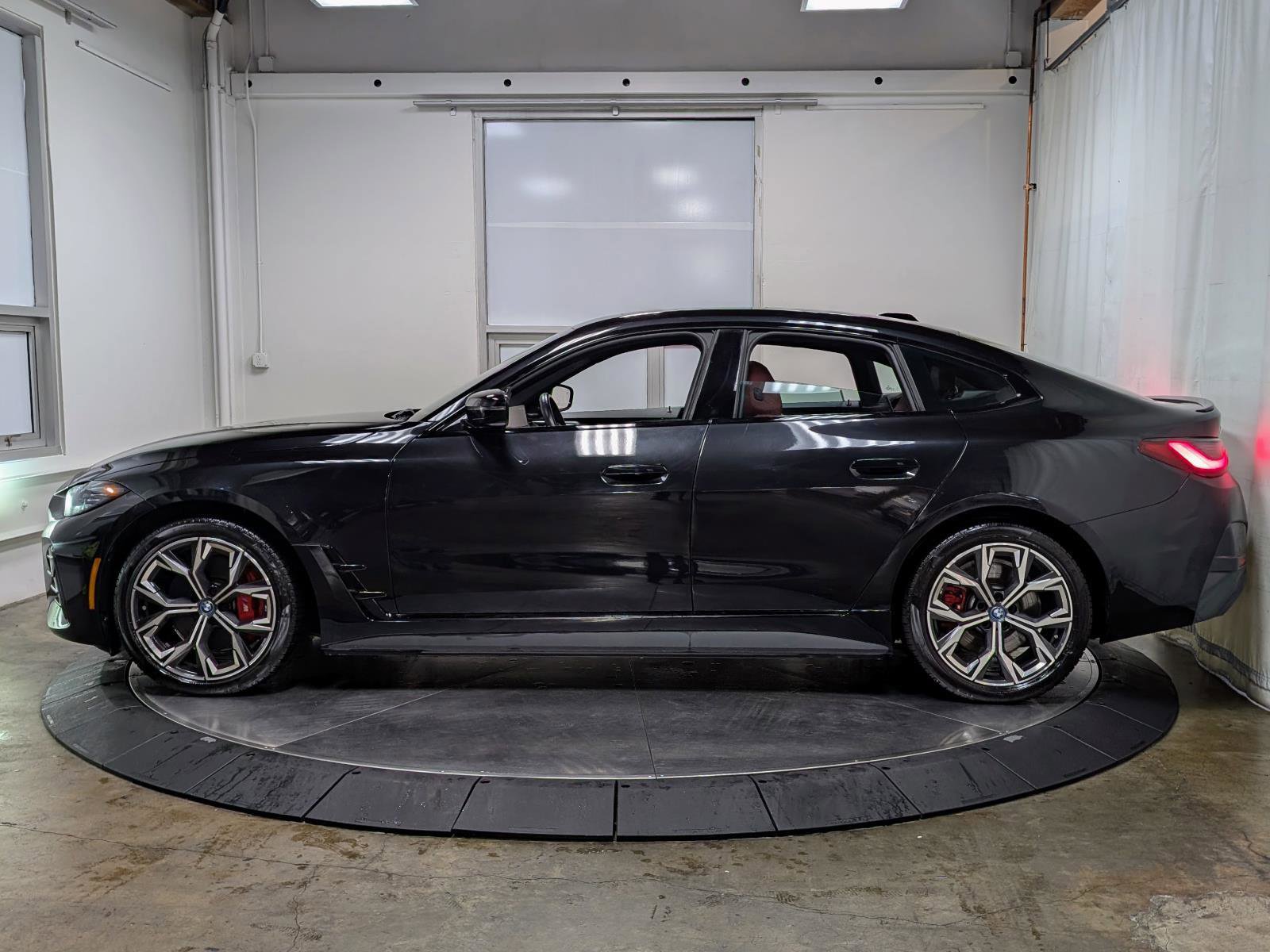 Used 2023 BMW i4 eDrive40 w/ M Sport Package image 6