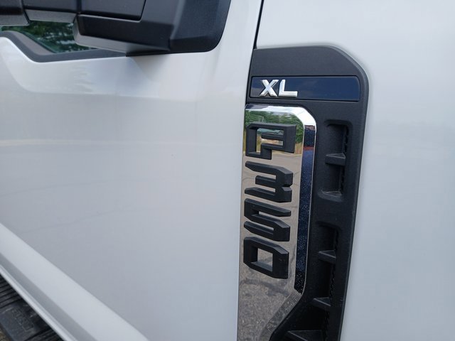 New 2026 Ford F350 XL w/ XL Chrome Package image 7
