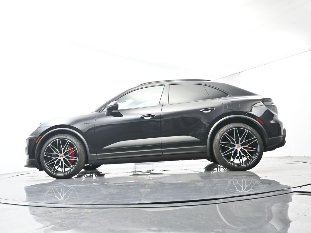 Certified 2025 Porsche Macan 4S Electric AWD/4WD image 46