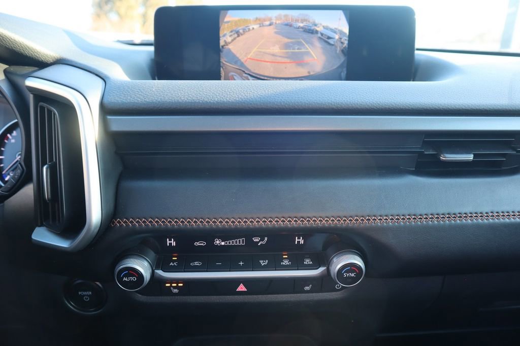 Used 2025 MAZDA CX-50 AWD 2.5 Hybrid w/ Premium Pkg image 18