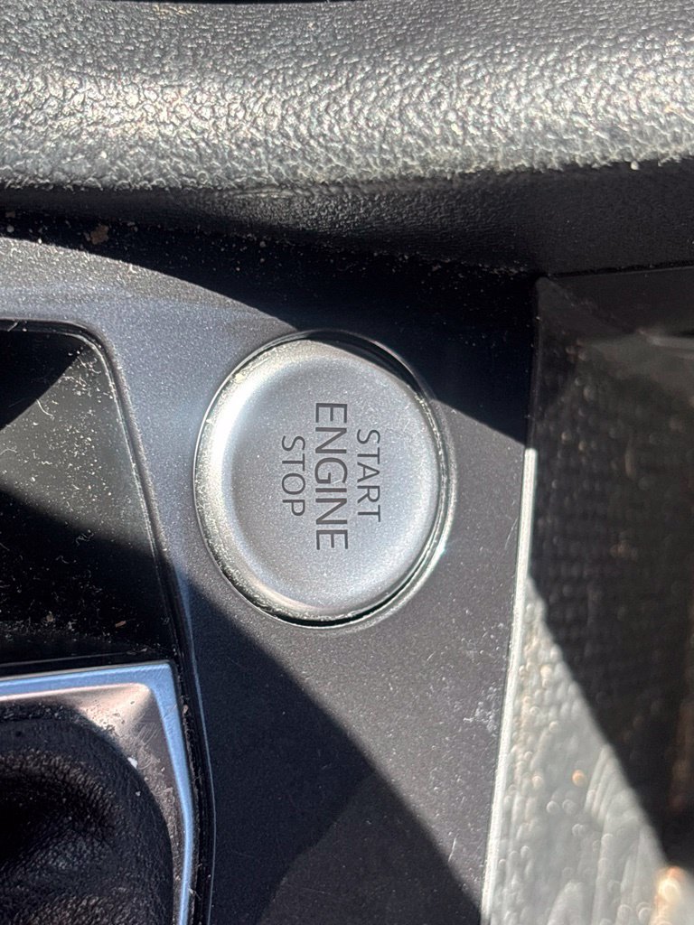 Used 2022 Volkswagen Tiguan SE FWD image 19