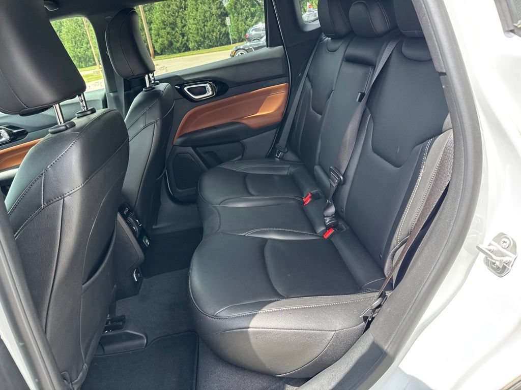 Used 2025 Jeep Compass Limited AWD/4WD image 19
