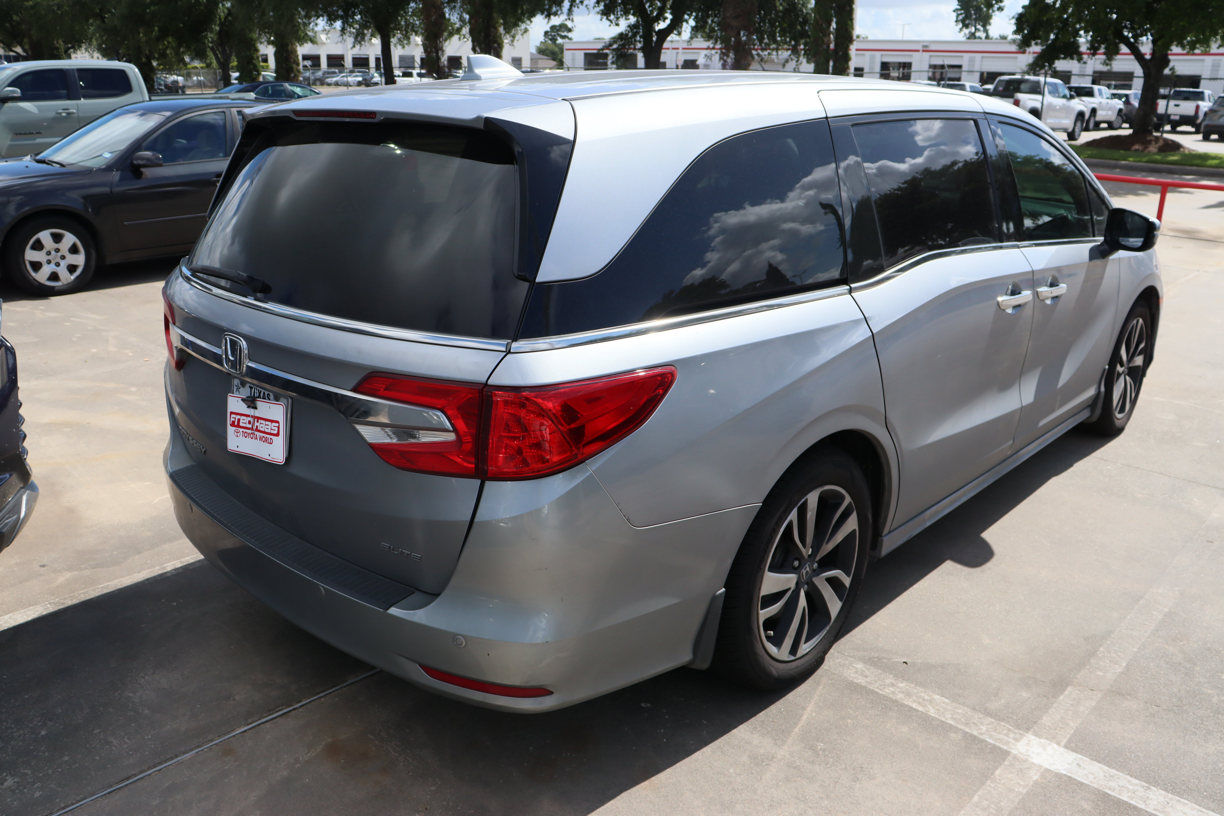 Used 2020 Honda Odyssey Elite image 9