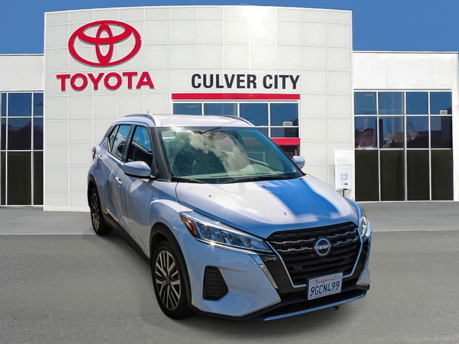 Used 2023 Nissan Kicks SV