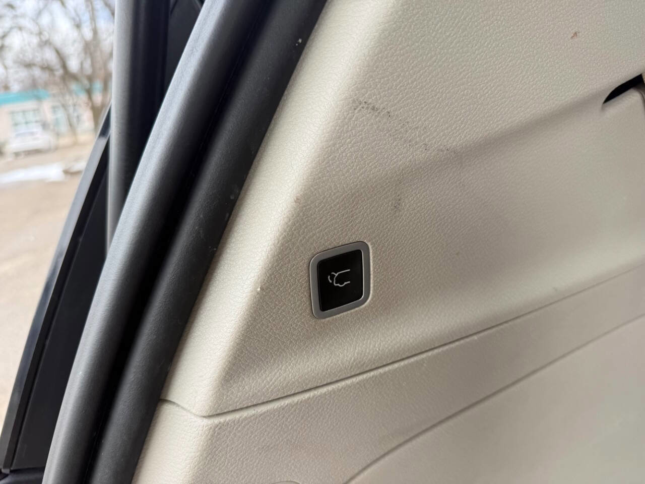 Used 2020 Chrysler Pacifica Touring-L FWD image 28