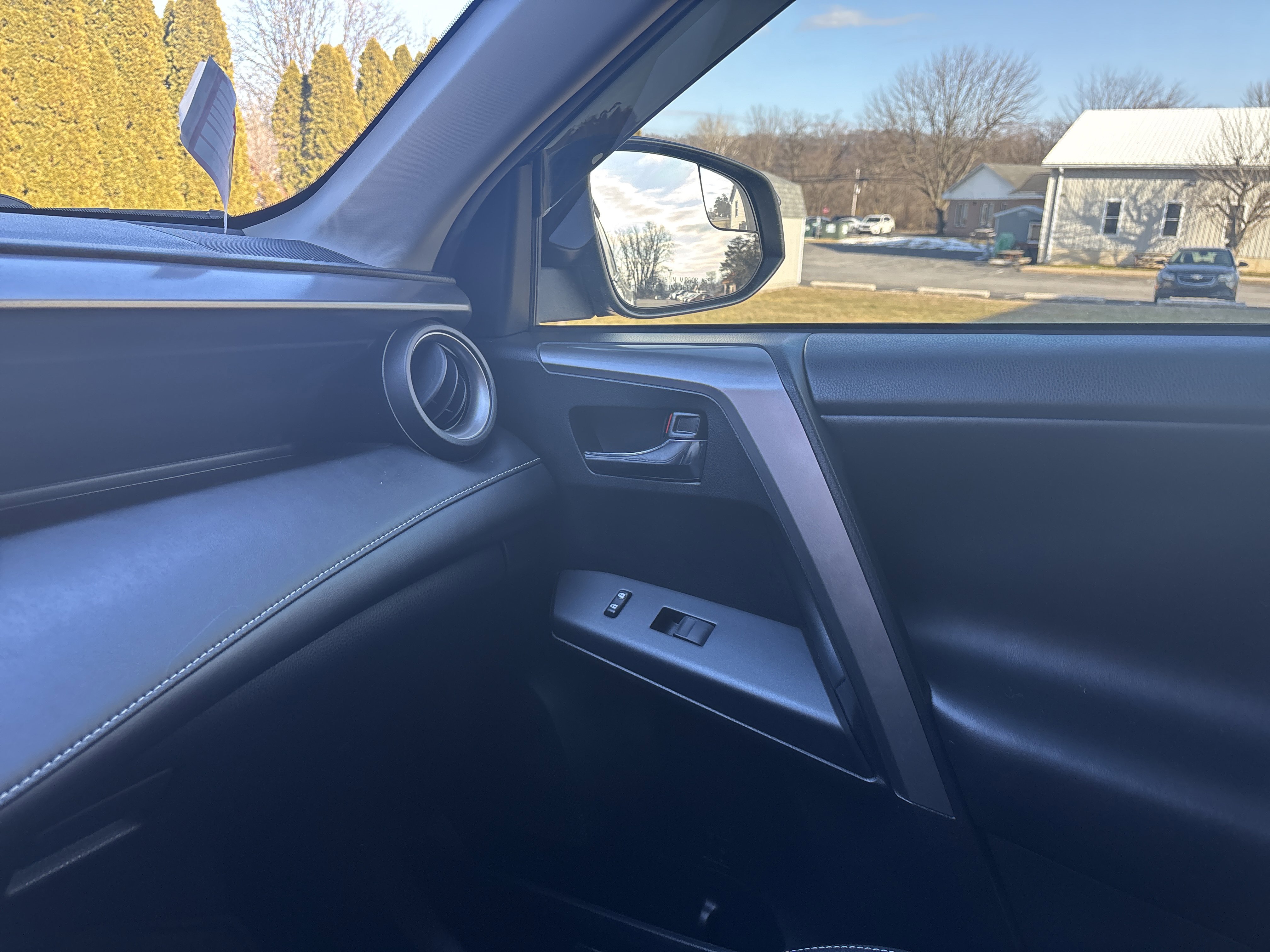 Used 2017 Toyota RAV4 XLE w/ Protection Package image 23