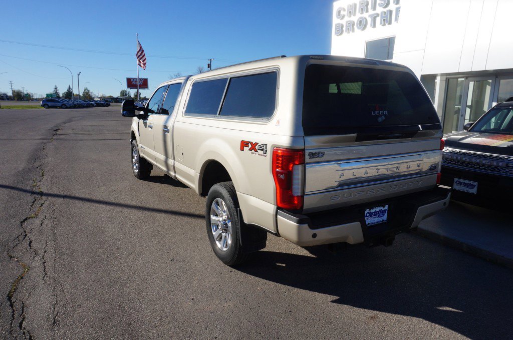 Used 2017 Ford F250 Platinum w/ Platinum Ultimate Package image 4